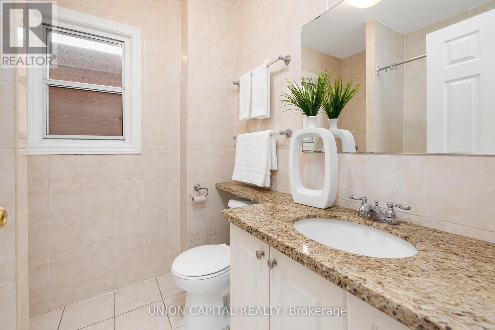 69 Denison Avenue, Toronto, ON - Indoor Photo Showing Bathroom