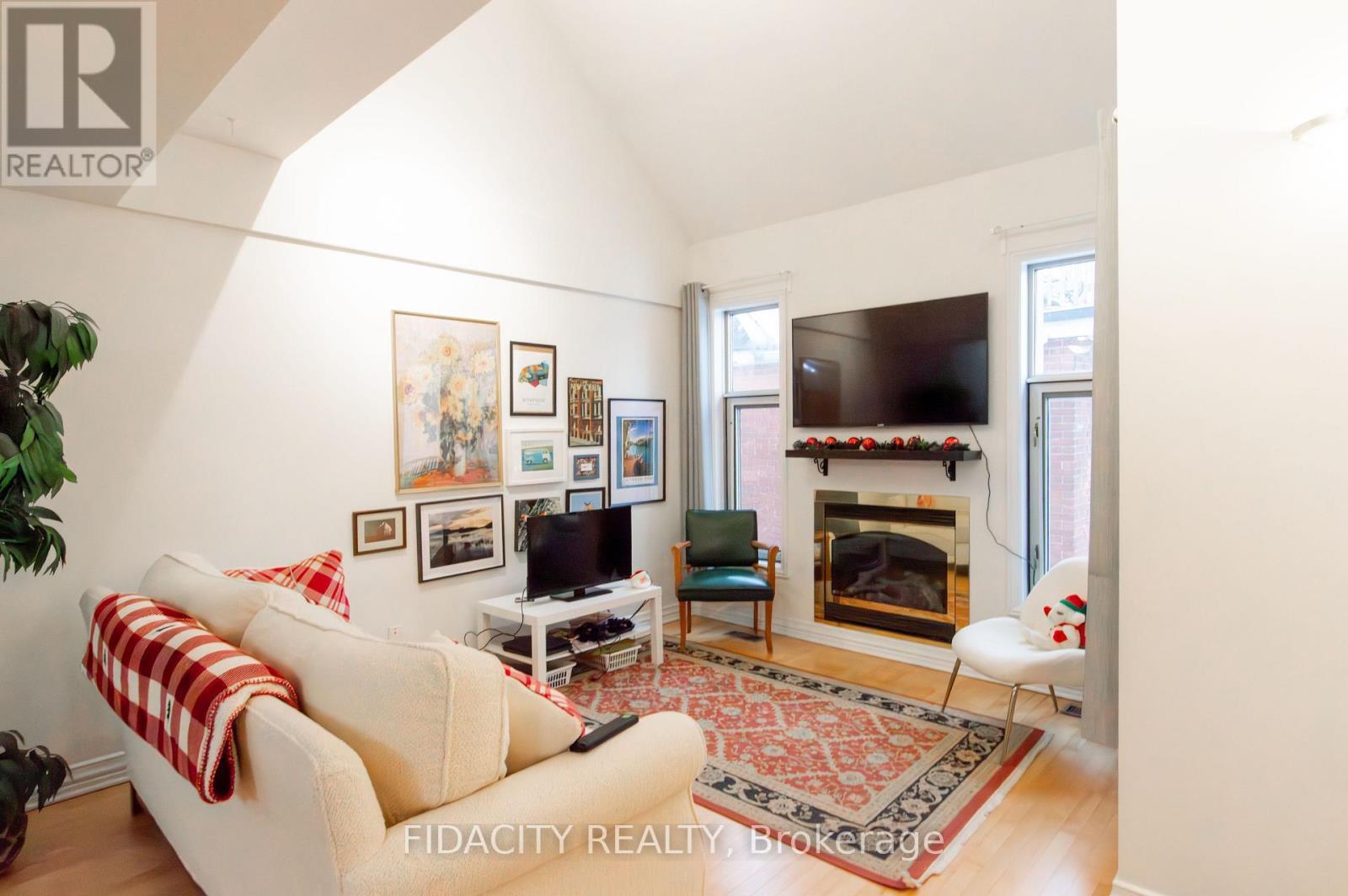 99 Fourth Avenue, Ottawa, ON