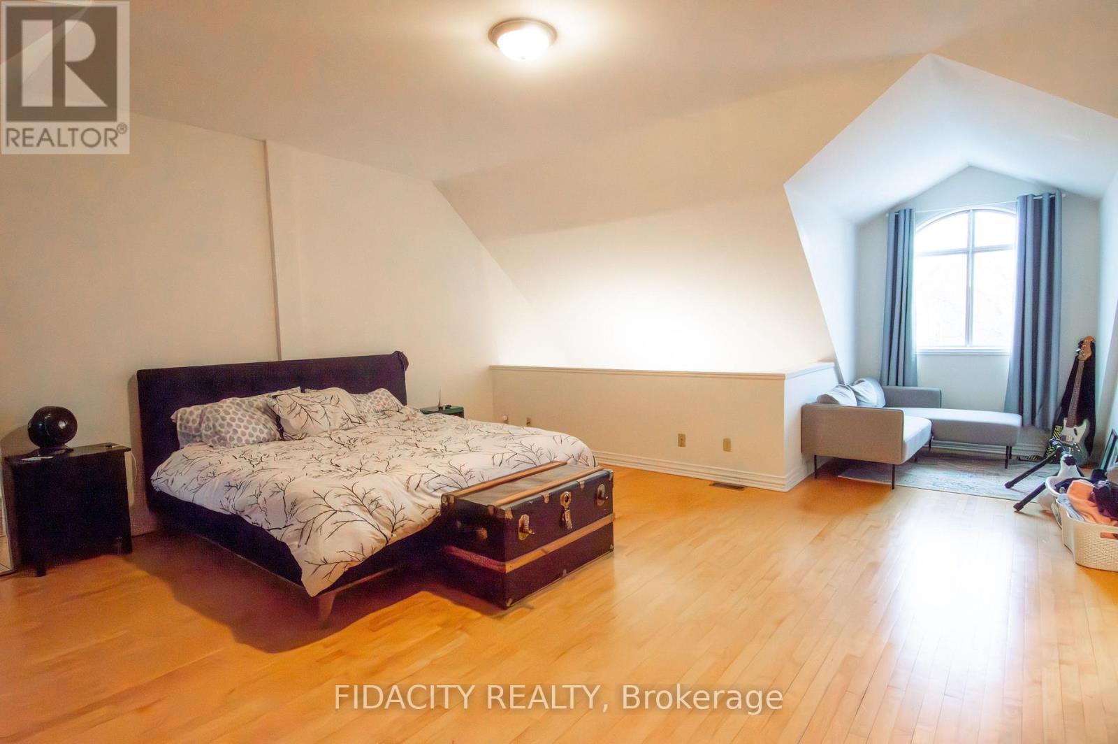 99 Fourth Avenue, Ottawa, ON