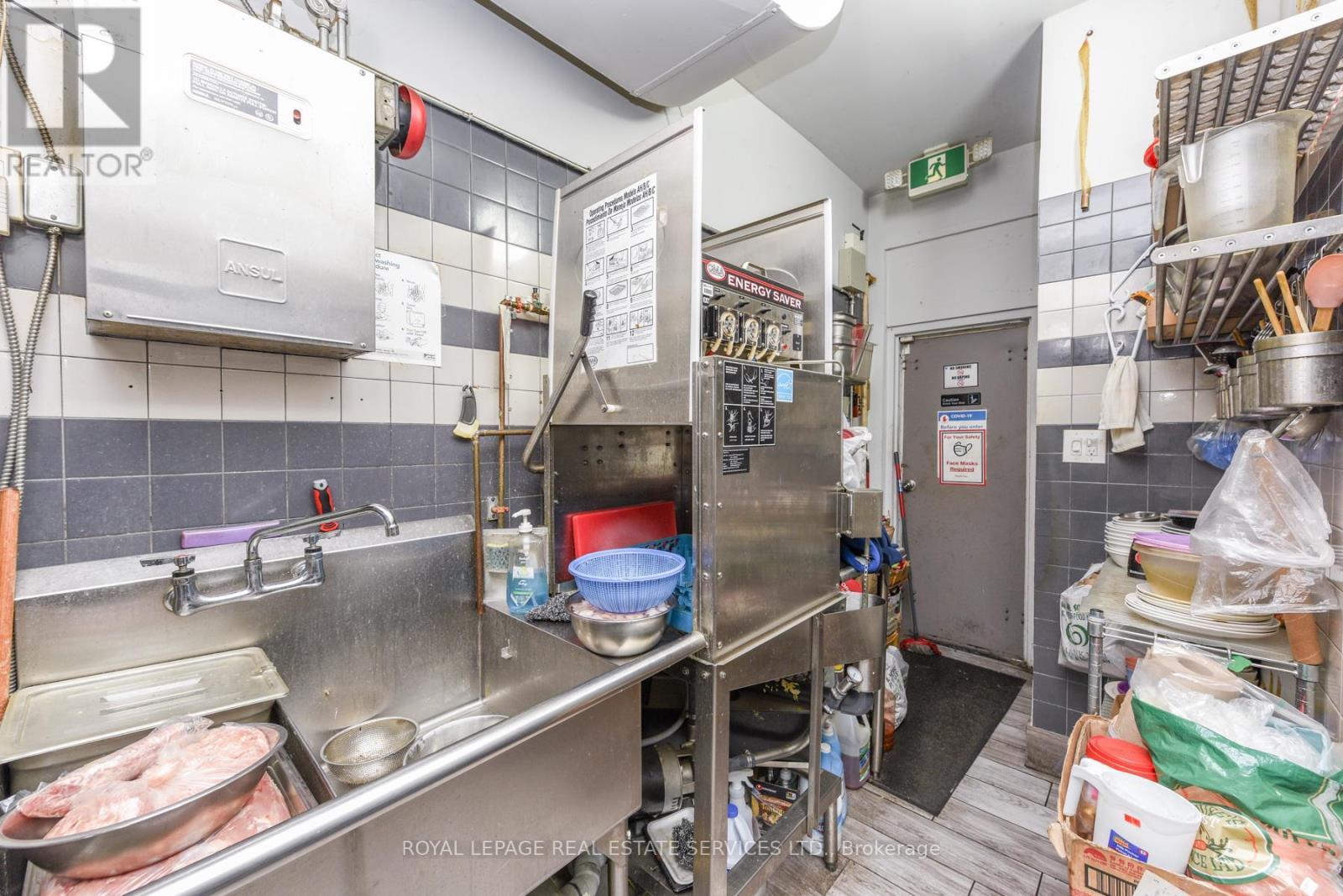 730 Lakeshore Road E, Mississauga, ON