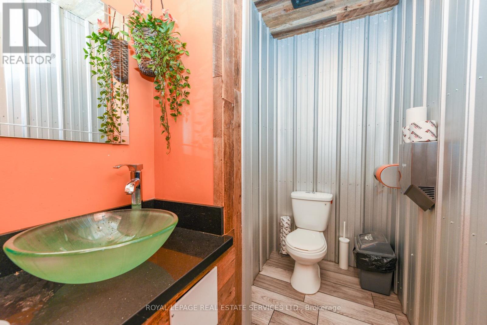 730 Lakeshore Road E, Mississauga, ON