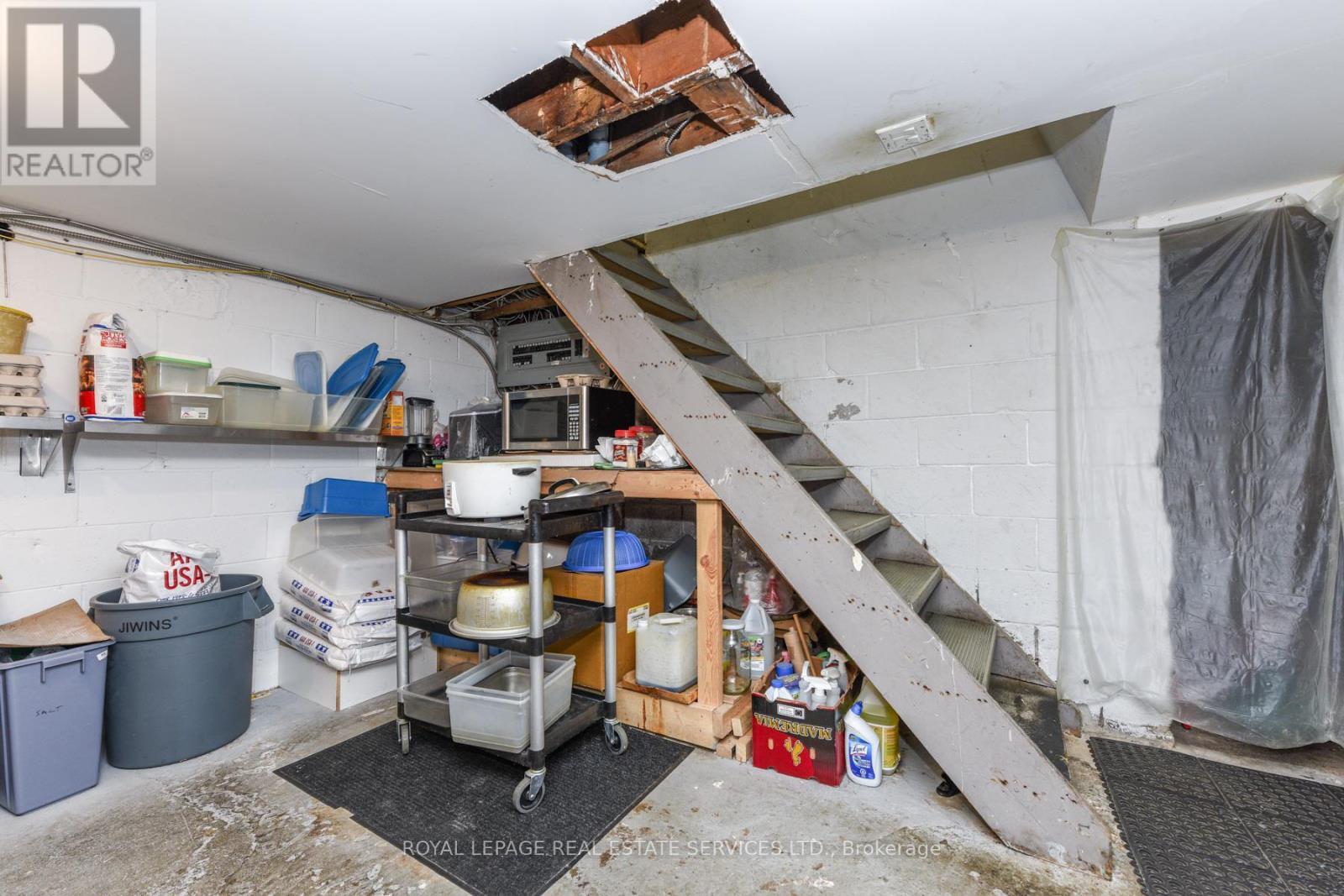 730 Lakeshore Road E, Mississauga, ON