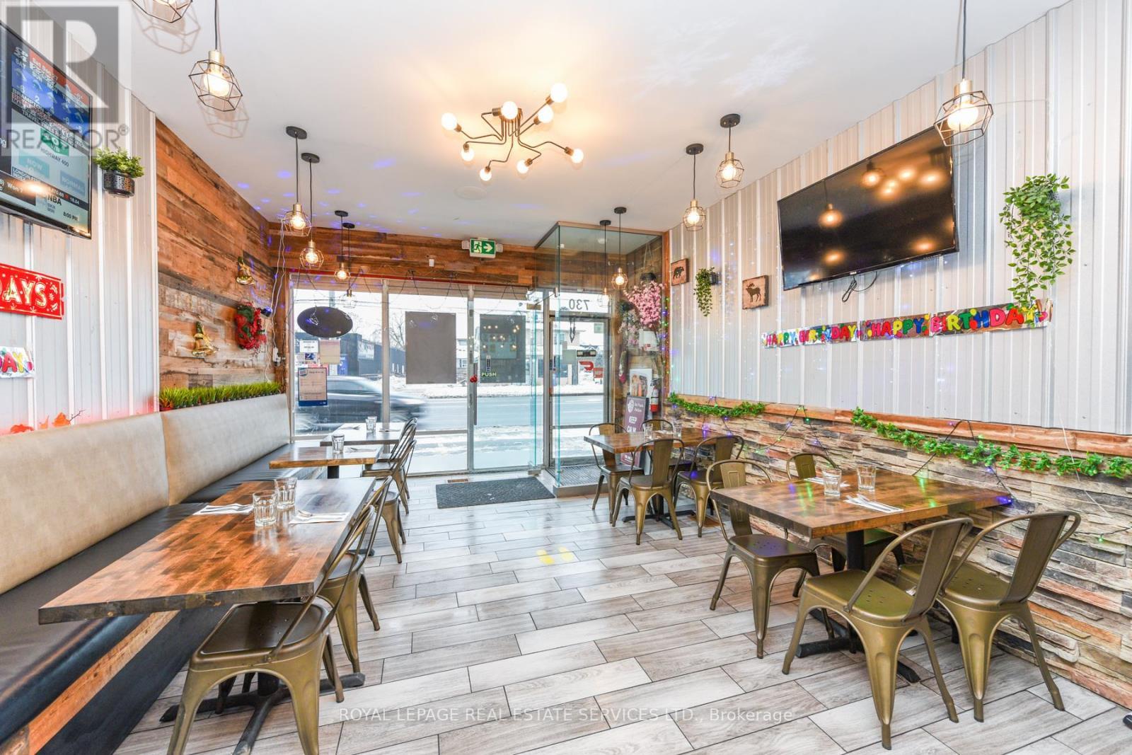 730 Lakeshore Road E, Mississauga, ON