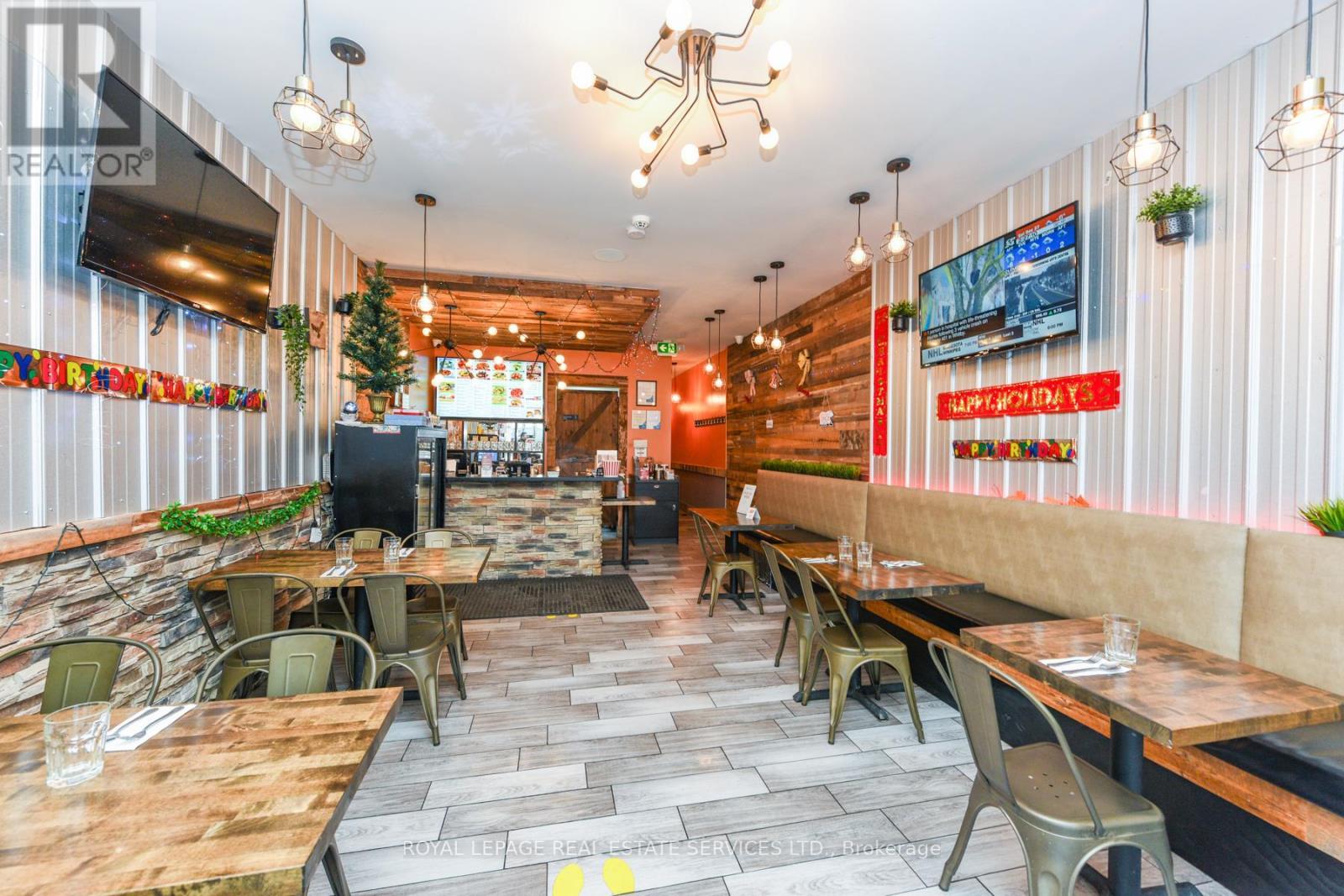 730 Lakeshore Road E, Mississauga, ON