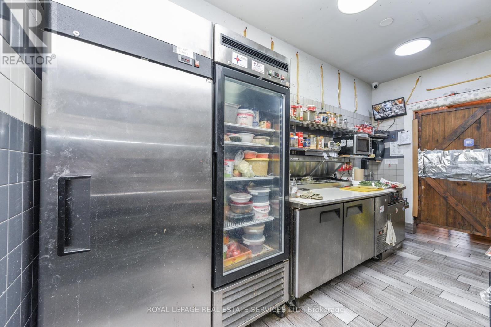 730 Lakeshore Road E, Mississauga, ON