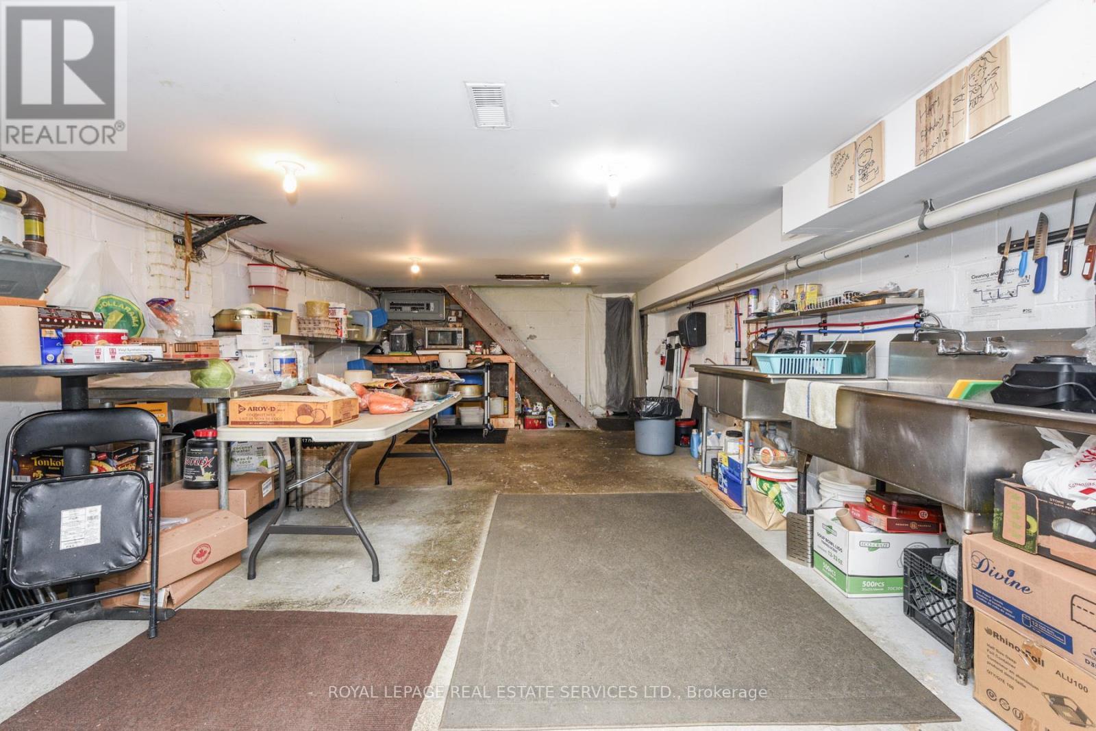 730 Lakeshore Road E, Mississauga, ON