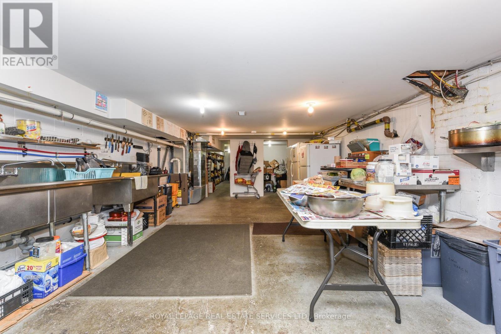 730 Lakeshore Road E, Mississauga, ON