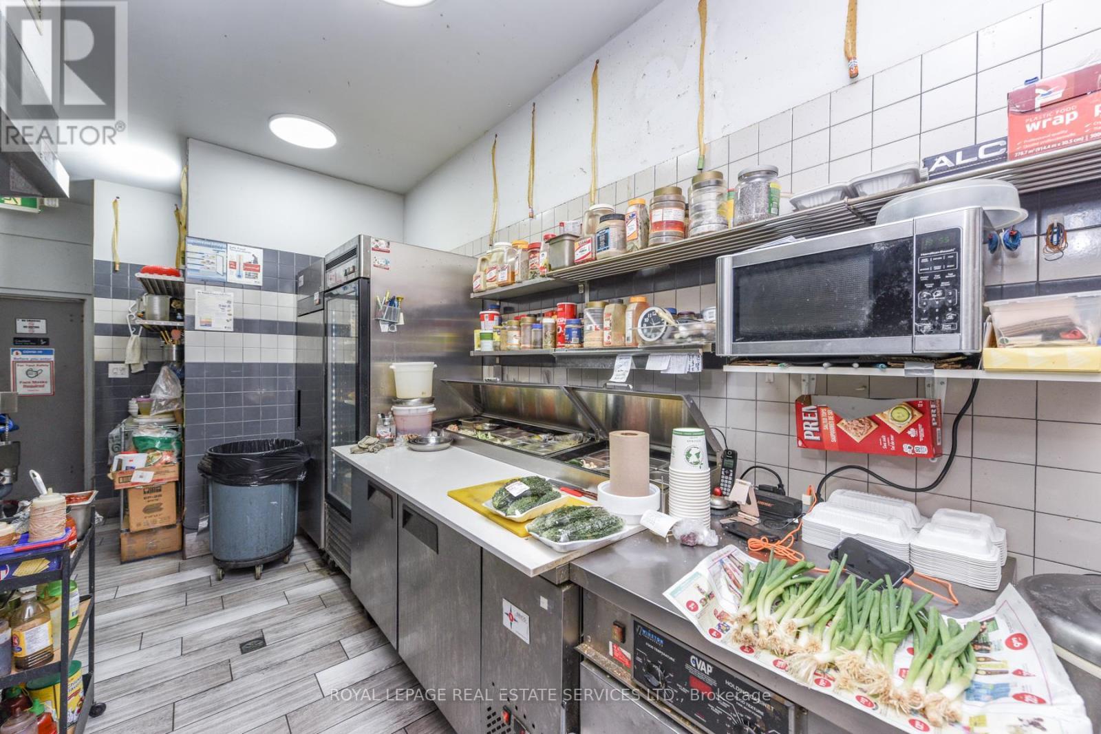 730 Lakeshore Road E, Mississauga, ON