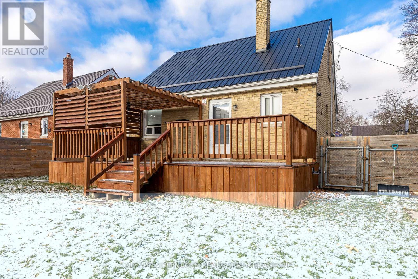 Large and yearly stained deck with pergola. - 81 Dunkirk Drive N, St. Thomas, ON - Outdoor With Deck Patio Veranda With Exterior