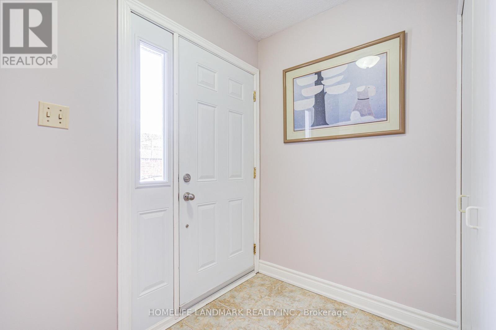 2 - 401 Keats Way, Waterloo, ON - Indoor Photo Showing Other Room
