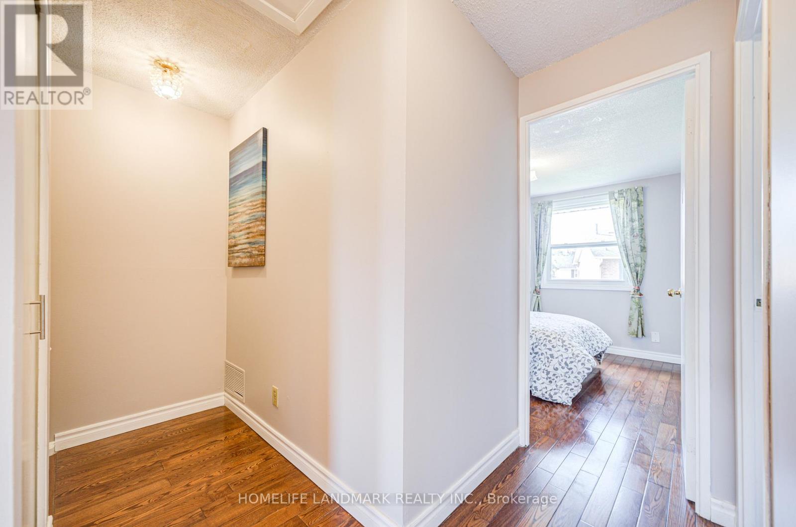 2 - 401 Keats Way, Waterloo, ON - Indoor Photo Showing Other Room