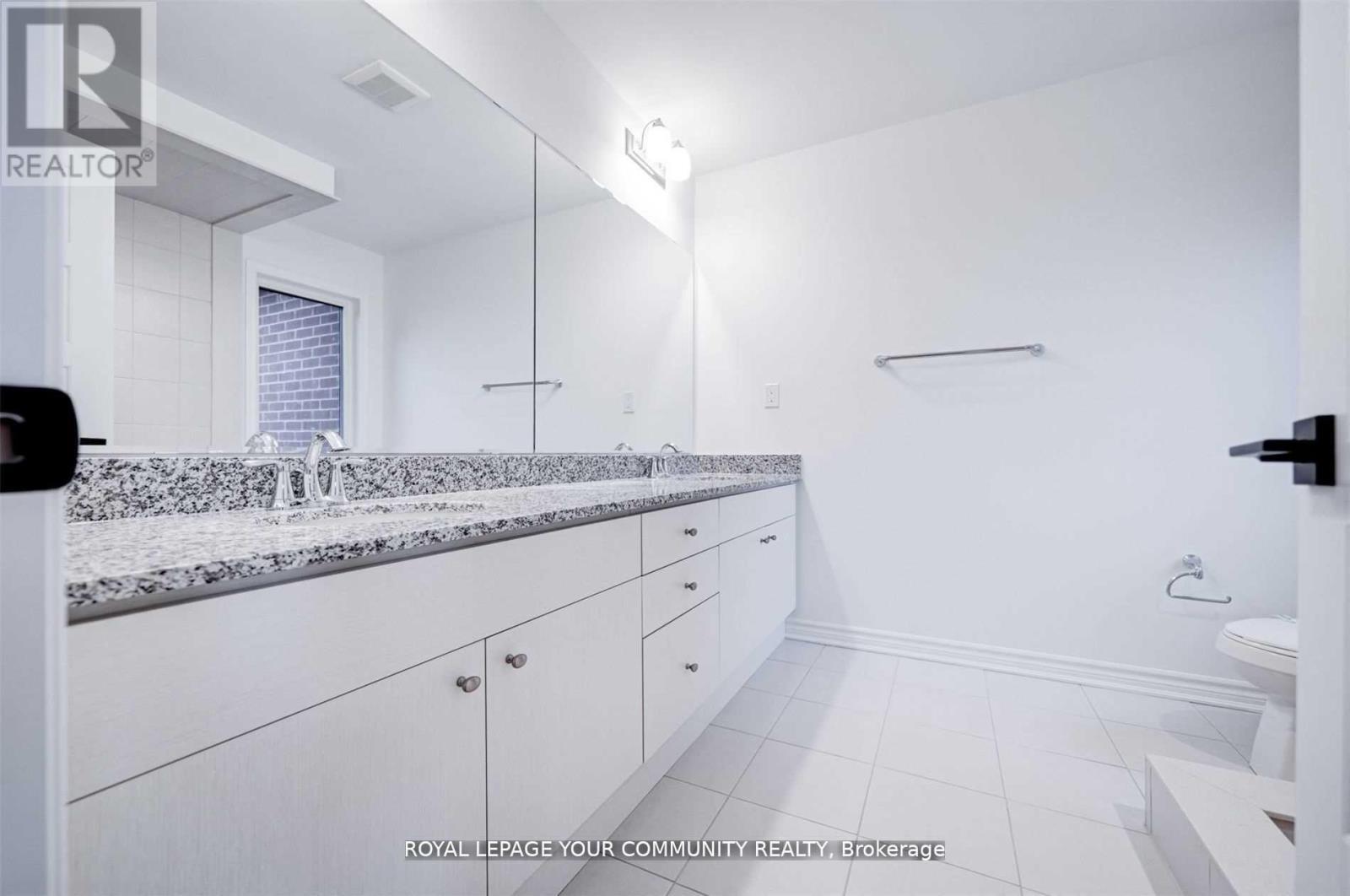 3051 - 3051 John Mckay Boulevard, Oakville, ON - Indoor Photo Showing Bathroom