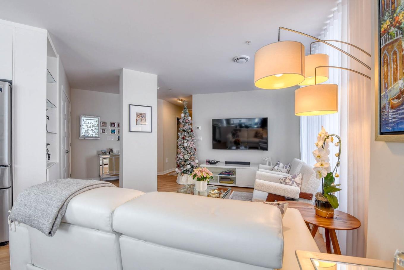 Salon - 401-2335 Rue Des Équinoxes, Montréal (Saint-Laurent), QC - Indoor