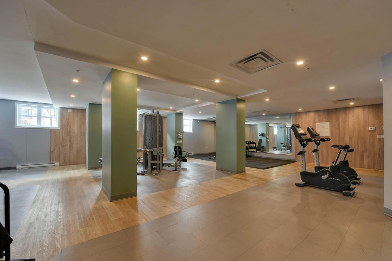 Salle d'exercice - 401-2335 Rue Des Équinoxes, Montréal (Saint-Laurent), QC - Indoor Photo Showing Gym Room