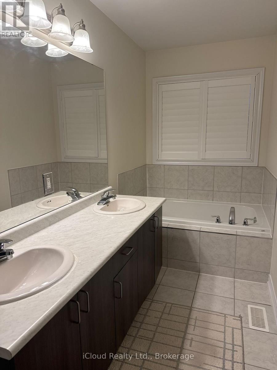 1443 Bews Landing, Milton, ON - Indoor Photo Showing Bathroom