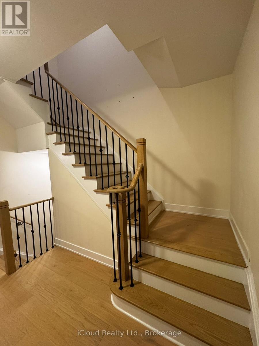 1443 Bews Landing, Milton, ON - Indoor Photo Showing Other Room