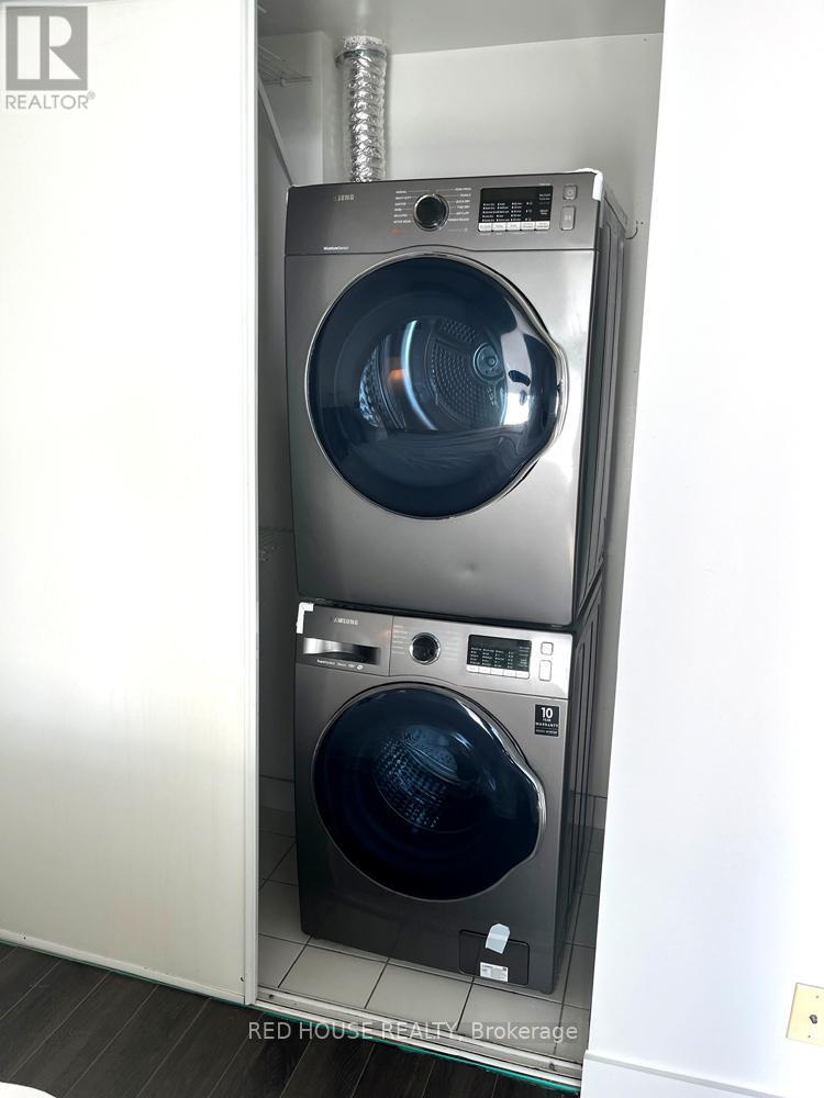 705 - 33 Mill Street, Toronto, ON - Indoor Photo Showing Laundry Room