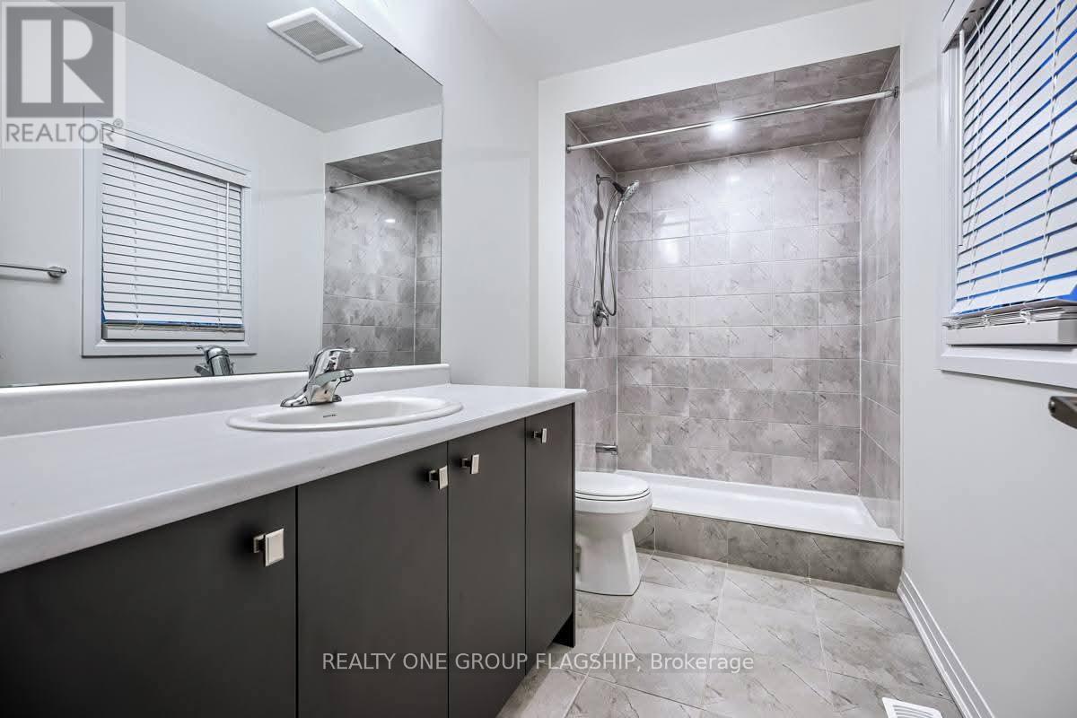 126 Port Crescent, Welland, ON - Indoor Photo Showing Bathroom
