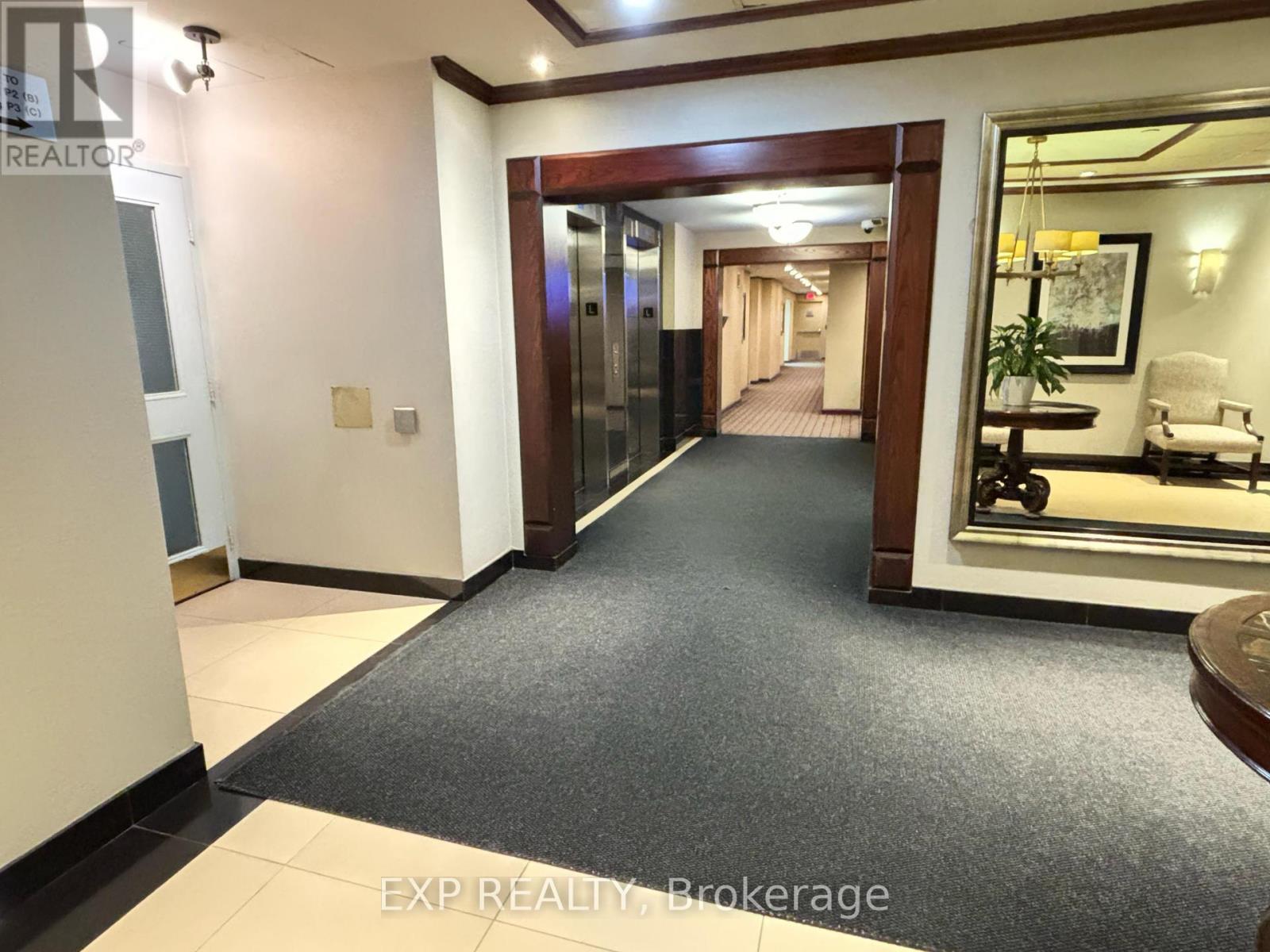 1205 - 101 Subway Crescent, Toronto, ON - Indoor Photo Showing Other Room