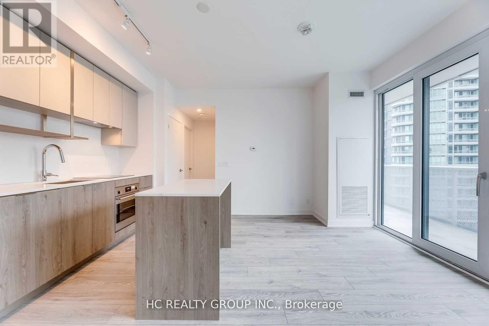 1111 - 15 Holmes Avenue, Toronto, ON - Indoor Photo Showing Kitchen