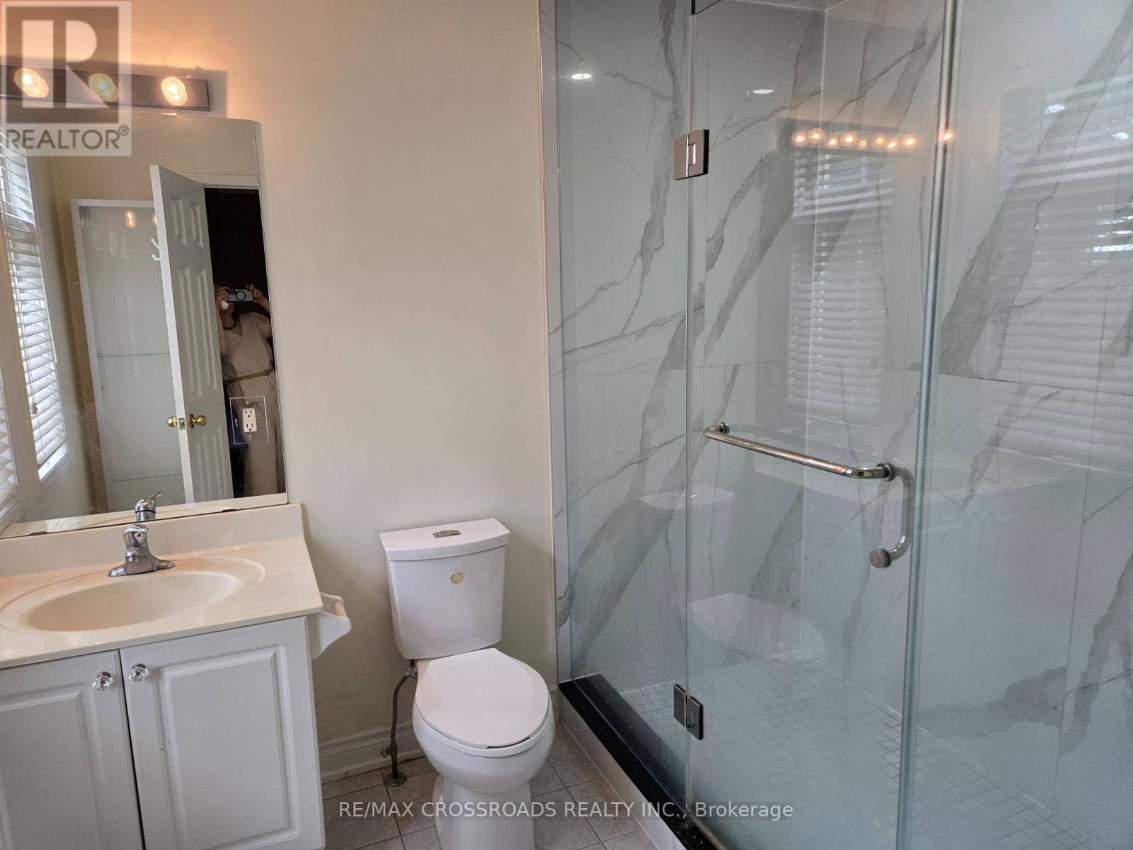 2 - 10 Post Oak Drive, Richmond Hill, ON - Indoor Photo Showing Bathroom