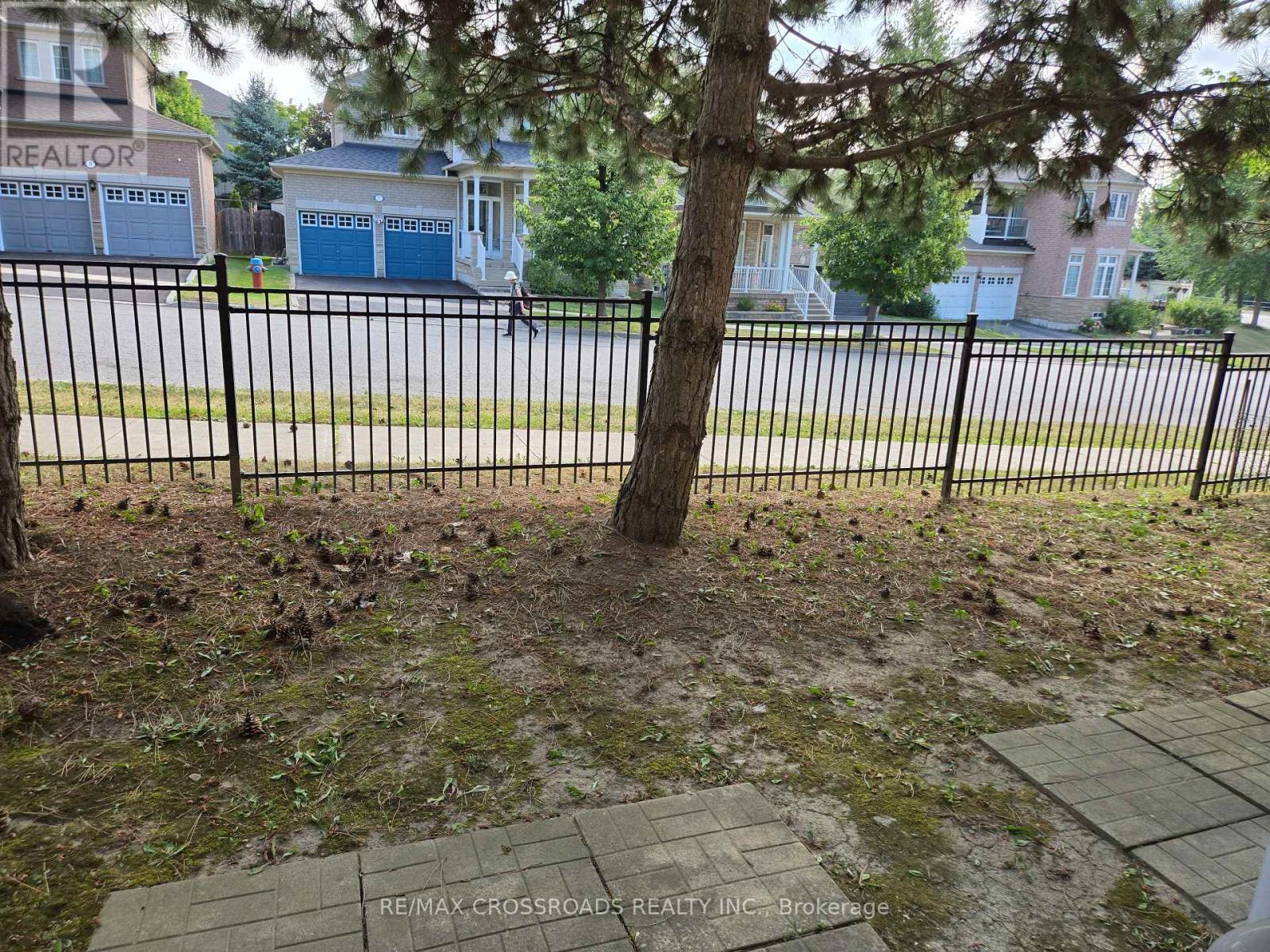 2 - 10 Post Oak Drive, Richmond Hill, ON - Outdoor