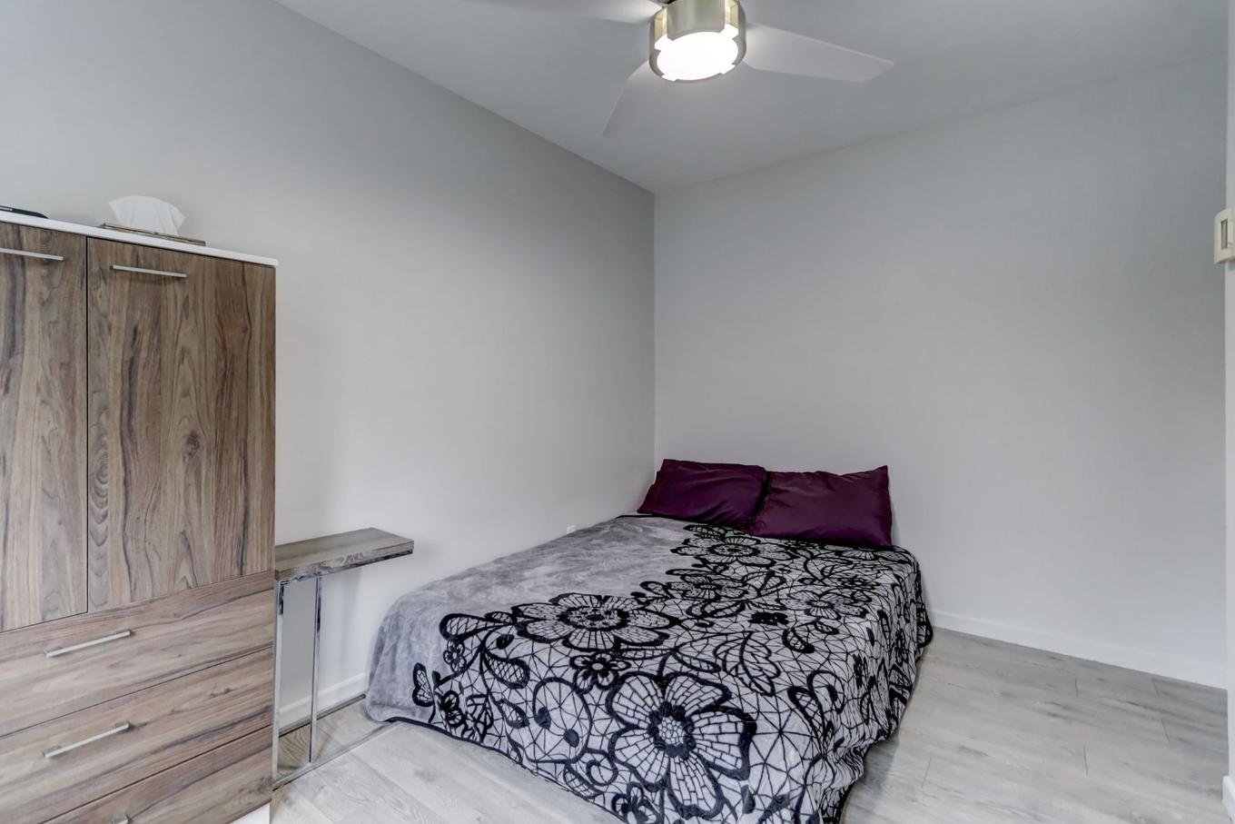 Chambre à coucher - 235 Rue Marie-Dostaler, Trois-Rivières, QC - Indoor Photo Showing Bedroom