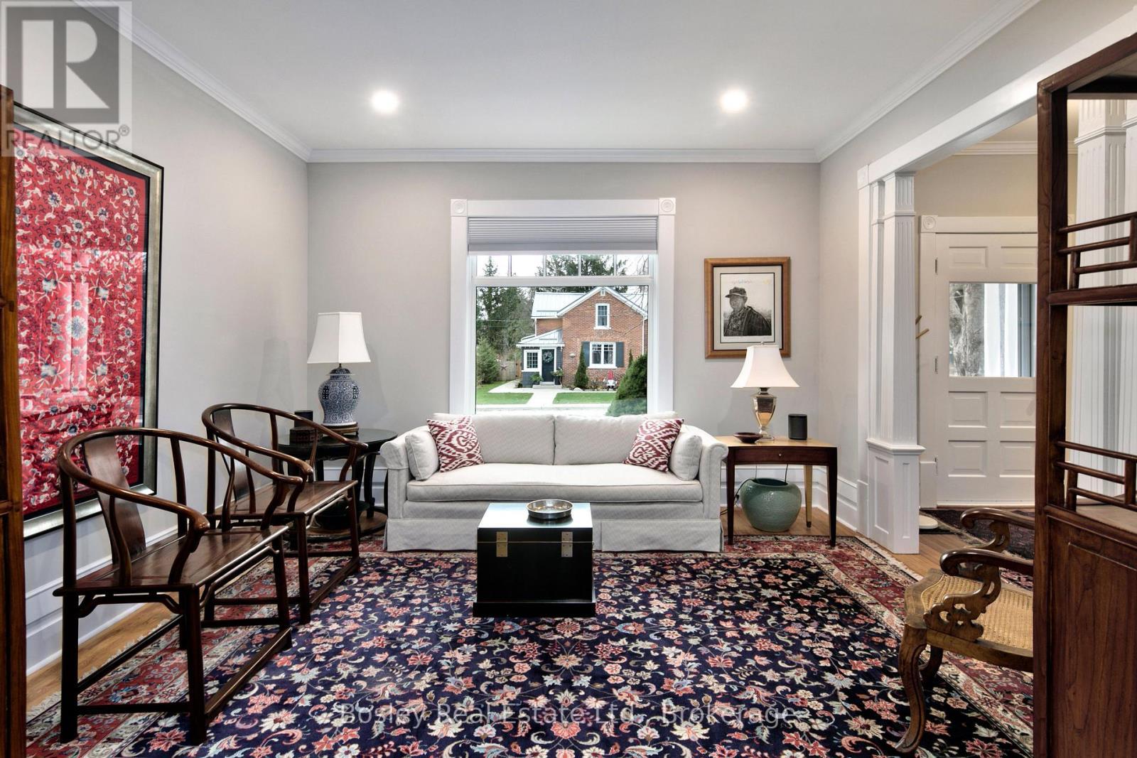 90 Collingwood Street, Meaford, ON - Indoor Photo Showing Living Room