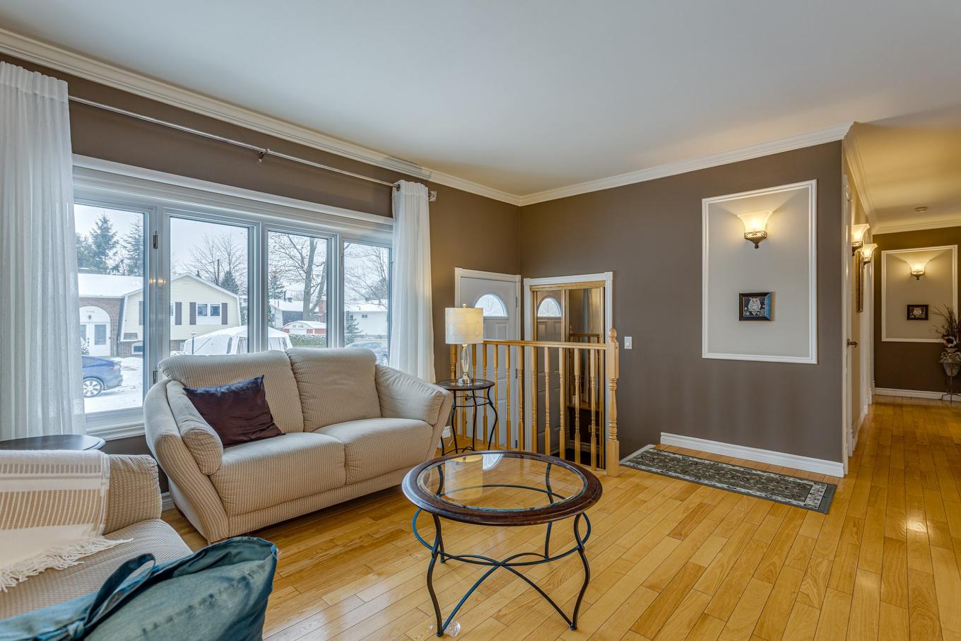 Salon - 7680 Place Turpin, Brossard, QC - Indoor Photo Showing Living Room