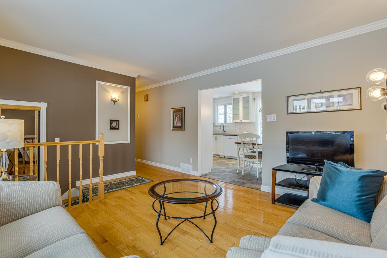 Salon - 7680 Place Turpin, Brossard, QC - Indoor Photo Showing Living Room