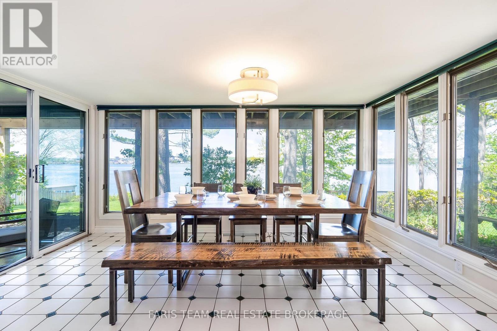 10 White Oaks Road, Barrie, ON - Indoor Photo Showing Dining Room