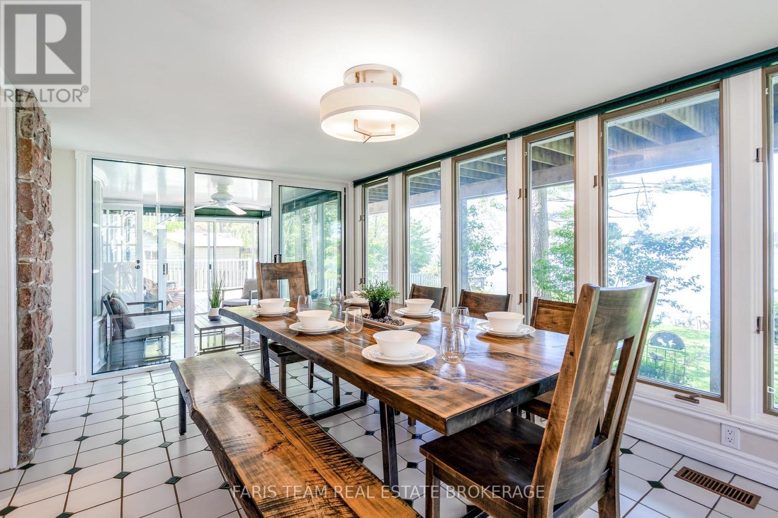 10 White Oaks Road, Barrie, ON - Indoor Photo Showing Dining Room
