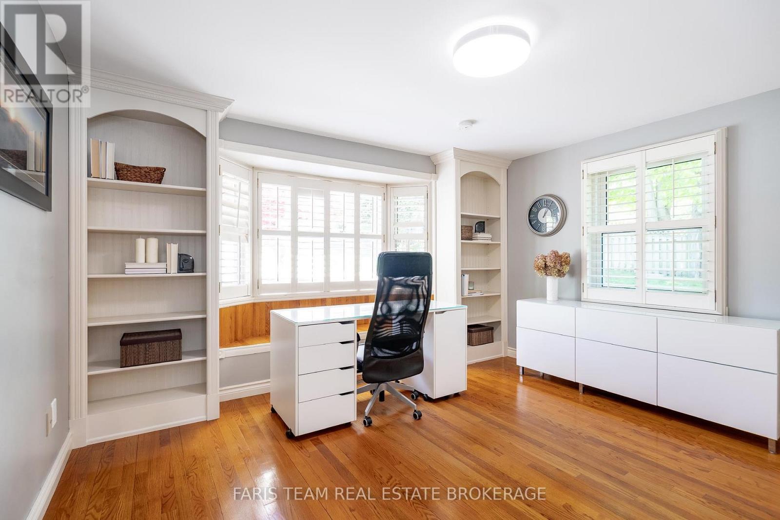 10 White Oaks Road, Barrie, ON - Indoor Photo Showing Office