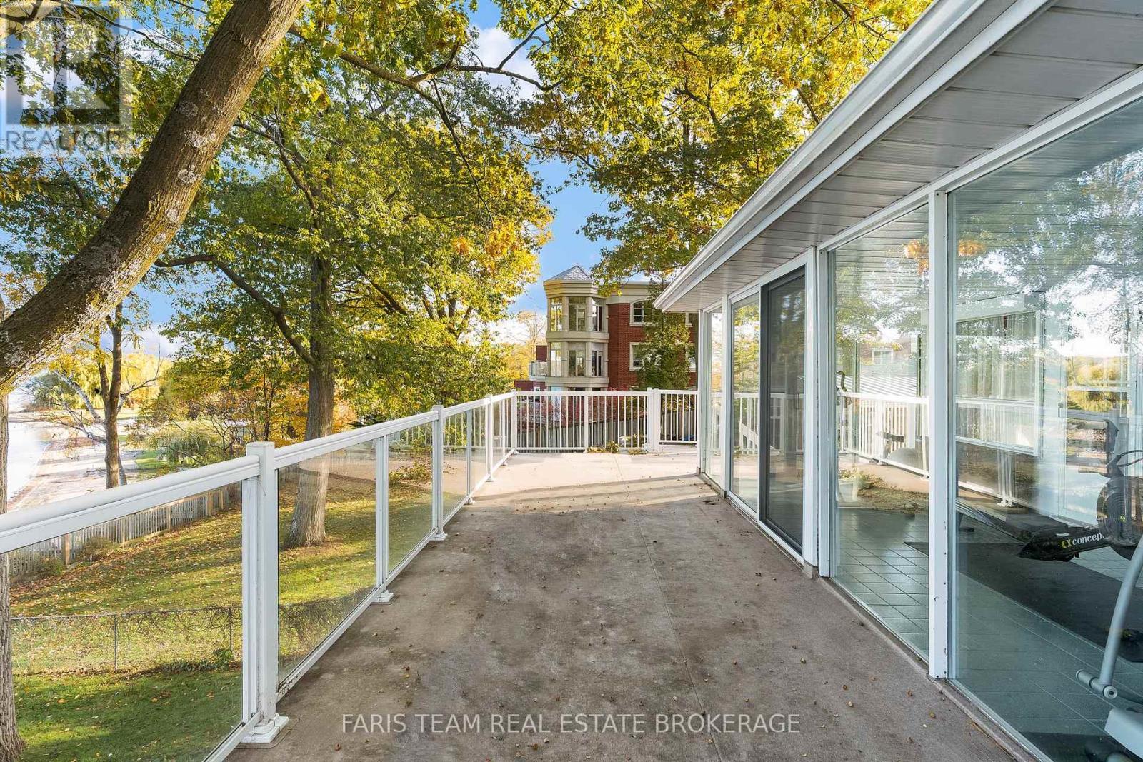 10 White Oaks Road, Barrie, ON - Outdoor With Exterior