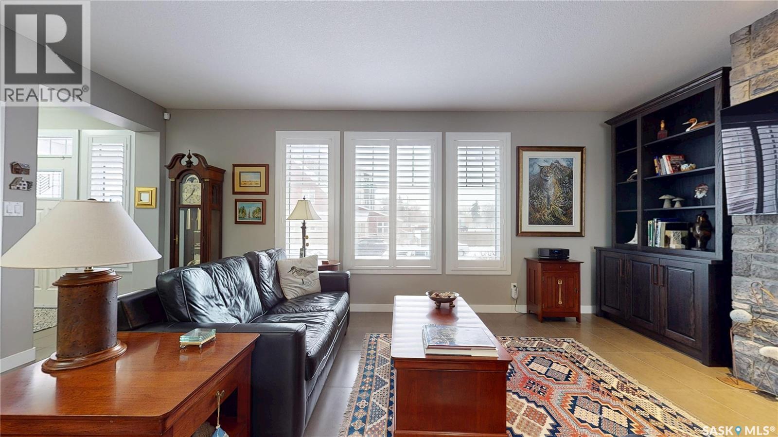 1646 Badham Boulevard, Regina, SK - Indoor Photo Showing Living Room
