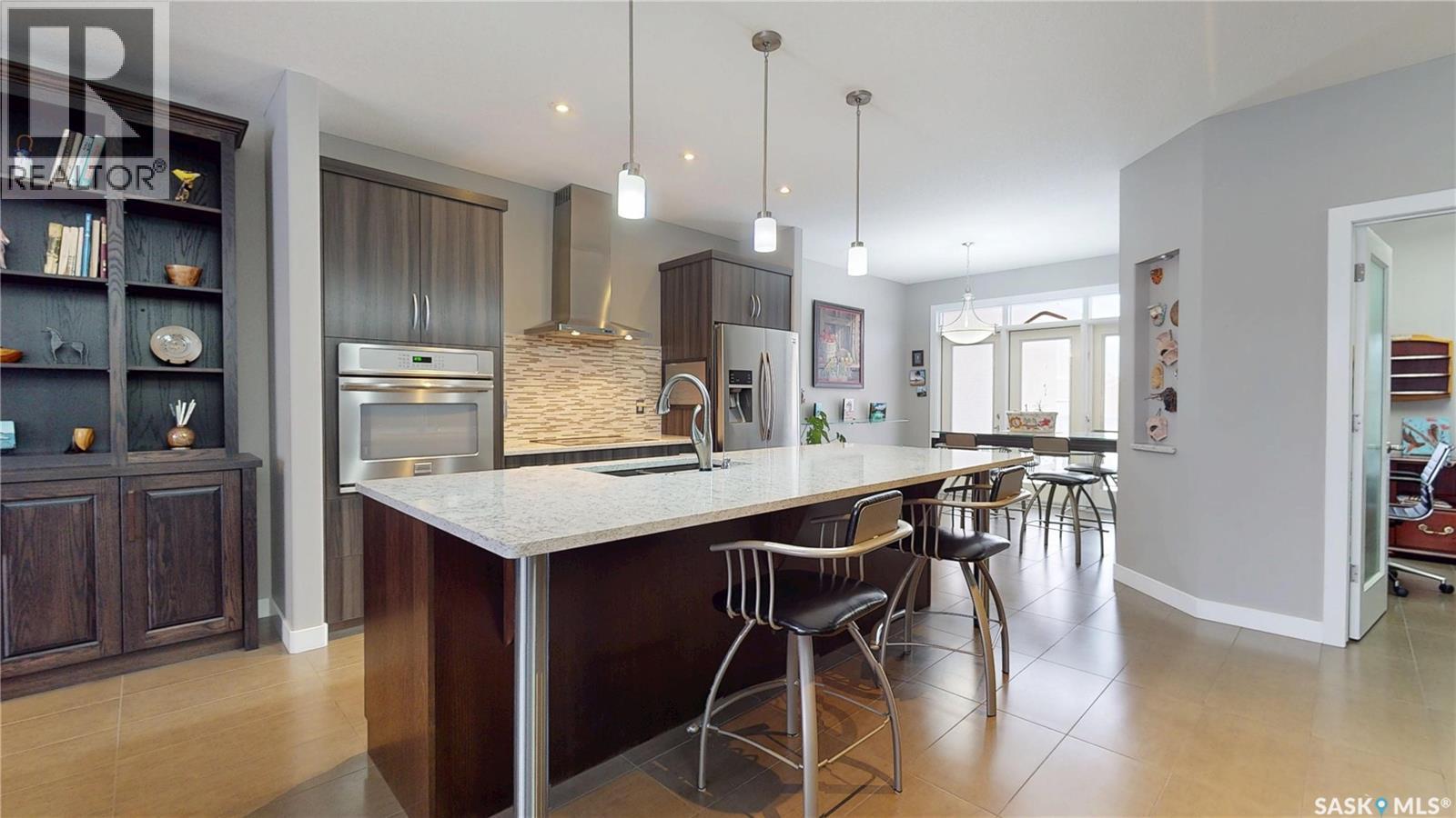 1646 Badham Boulevard, Regina, SK - Indoor Photo Showing Kitchen With Upgraded Kitchen