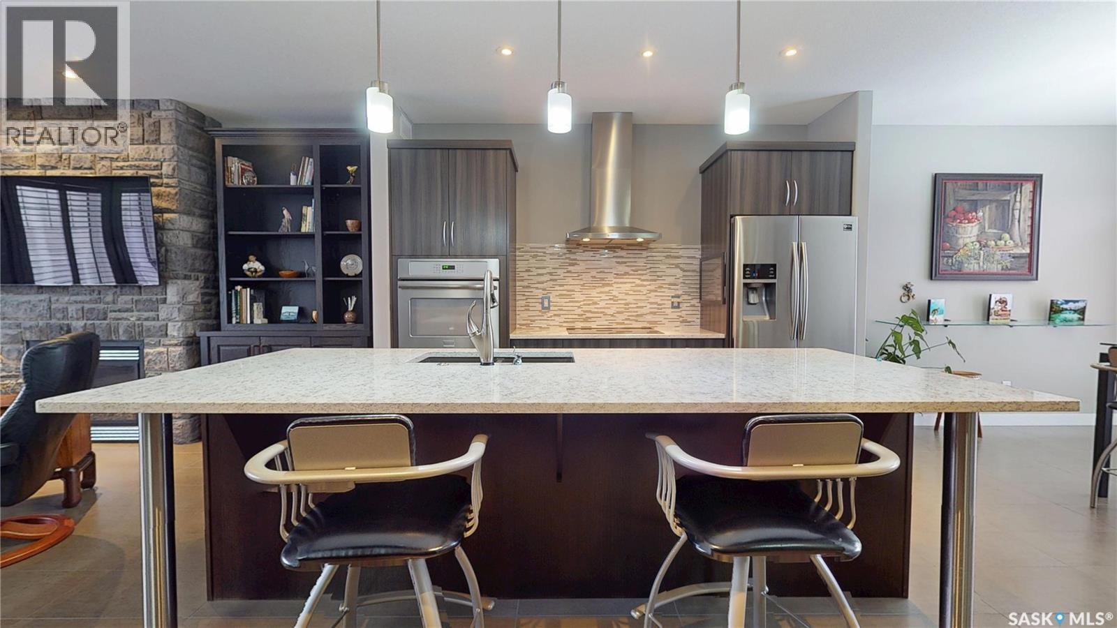 1646 Badham Boulevard, Regina, SK - Indoor Photo Showing Kitchen With Double Sink With Upgraded Kitchen