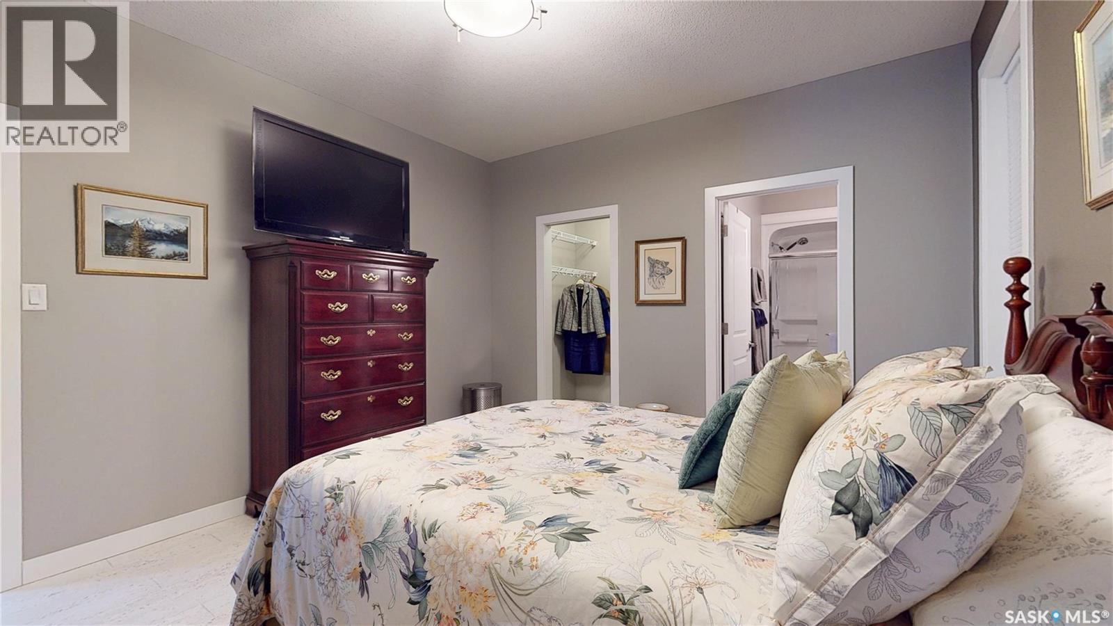 1646 Badham Boulevard, Regina, SK - Indoor Photo Showing Bedroom