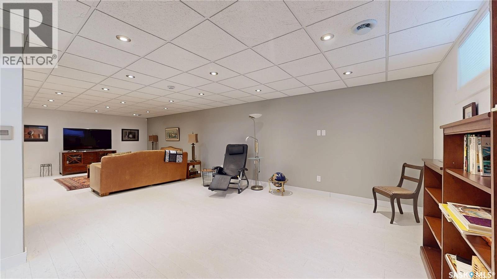 1646 Badham Boulevard, Regina, SK - Indoor