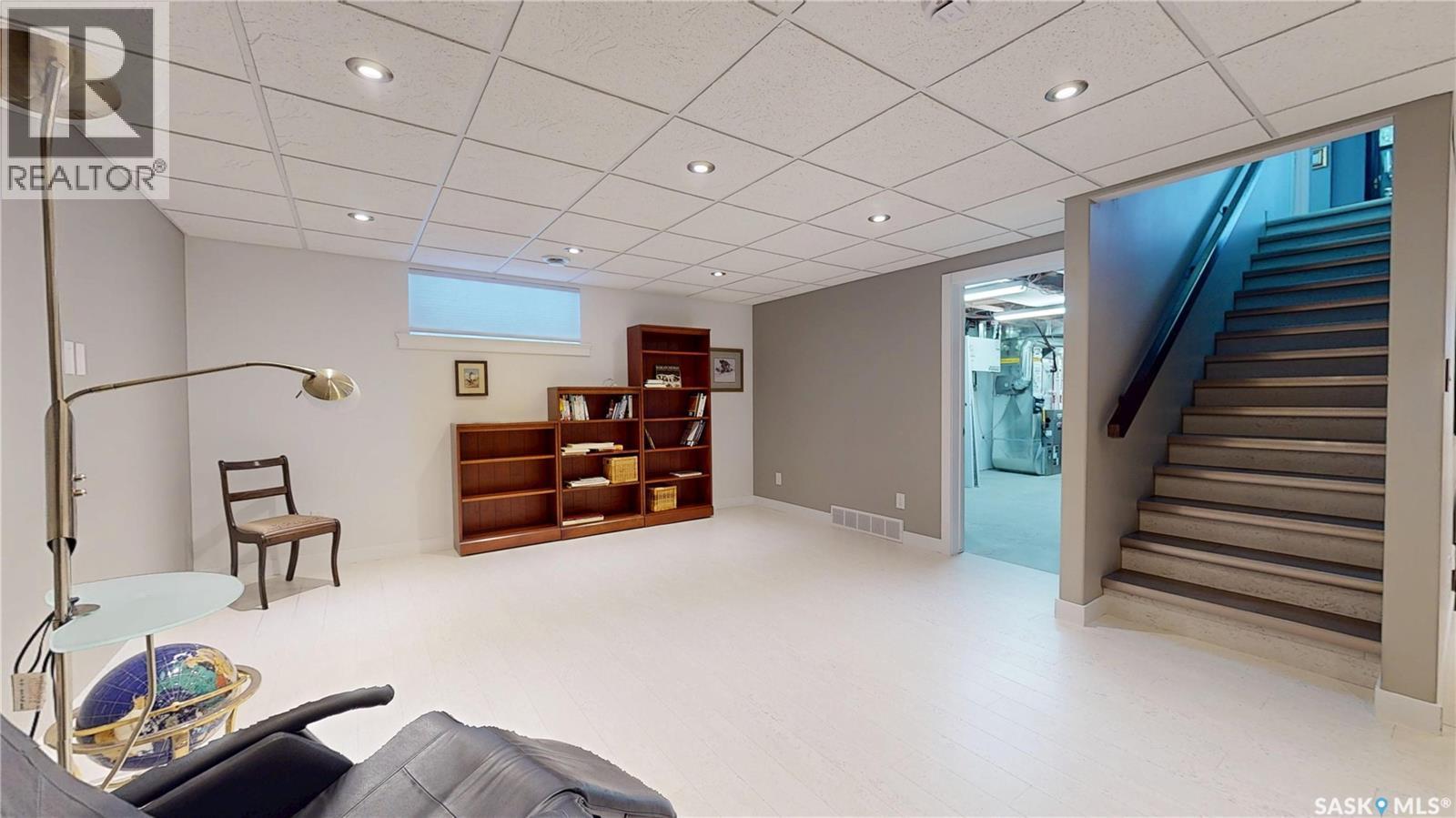 1646 Badham Boulevard, Regina, SK - Indoor Photo Showing Living Room