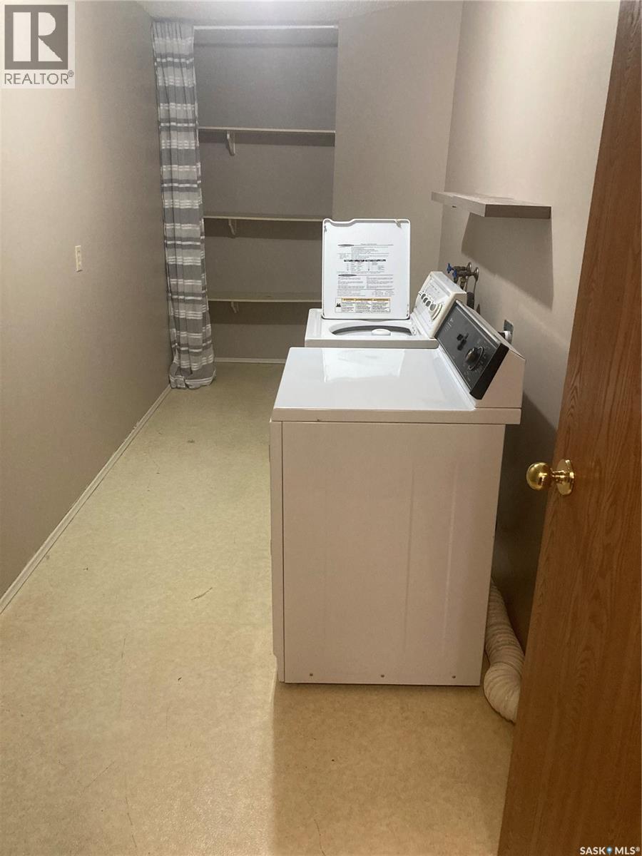 318 209B Cree Place, Saskatoon, SK - Indoor Photo Showing Laundry Room