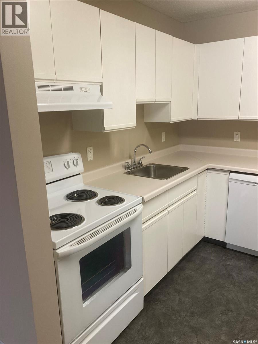 318 209B Cree Place, Saskatoon, SK - Indoor Photo Showing Kitchen