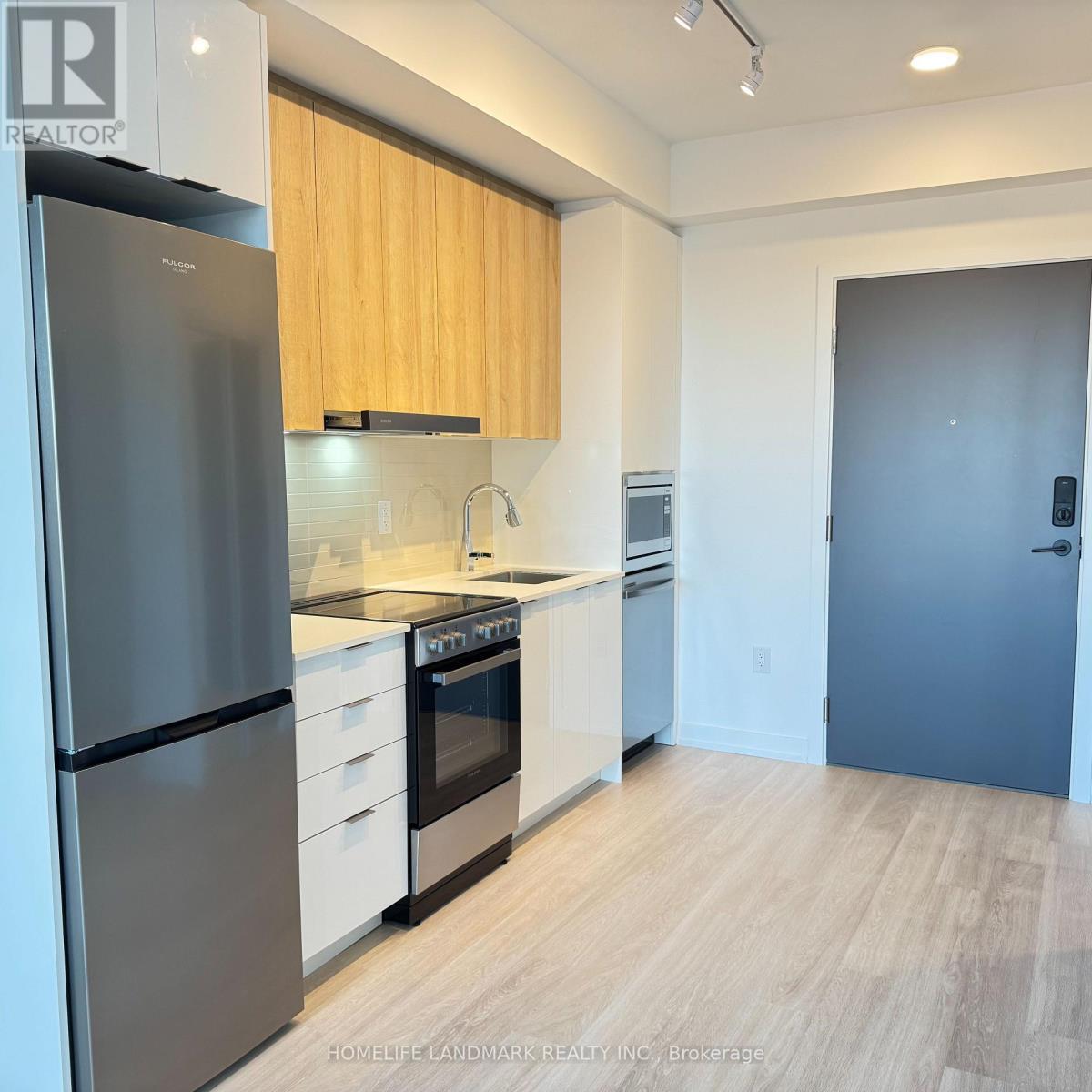 607A - 9763 Markham Road, Markham, ON - Indoor Photo Showing Kitchen With Stainless Steel Kitchen
