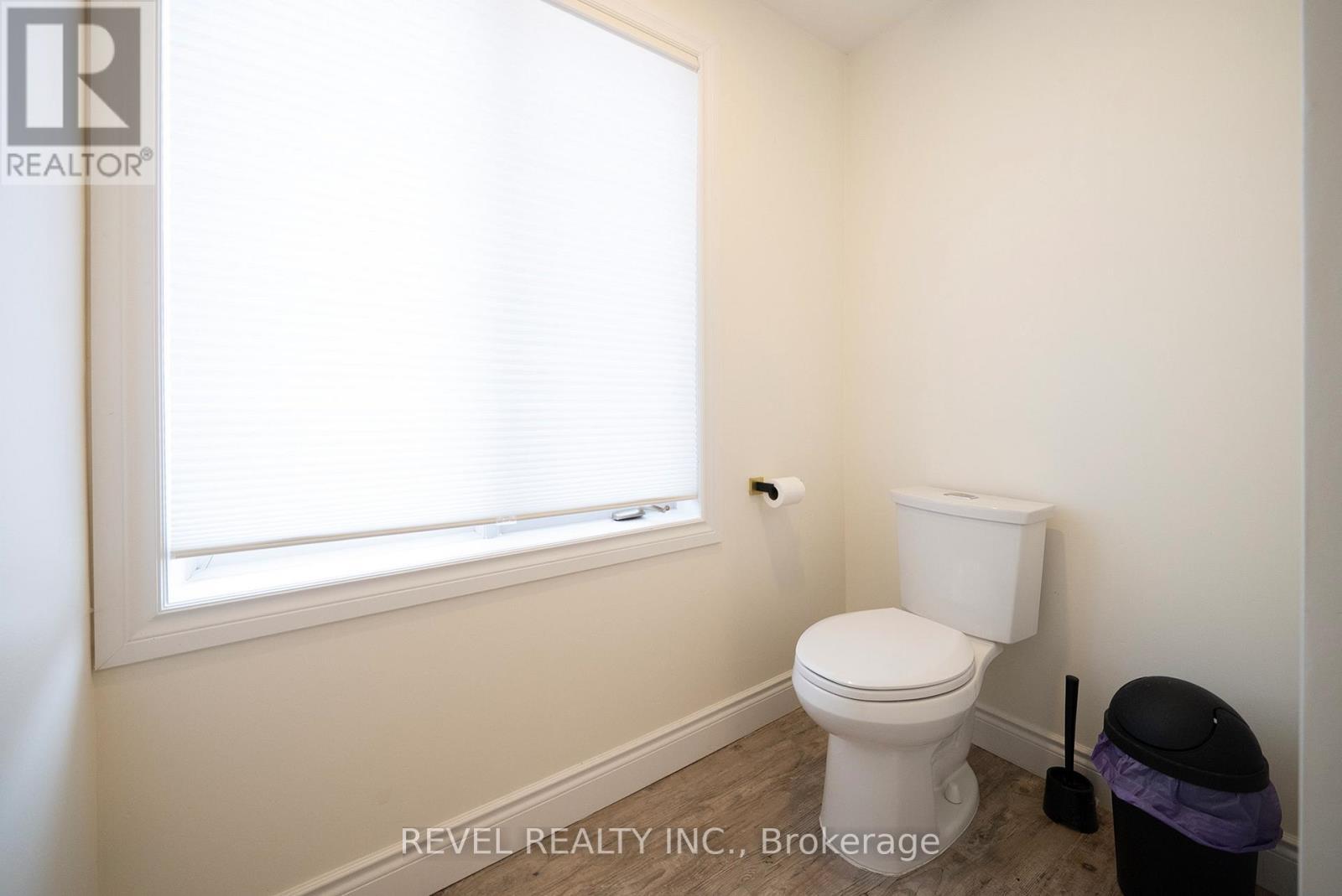 Lower - 20 Casson Lane, Brantford, ON - Indoor Photo Showing Bathroom