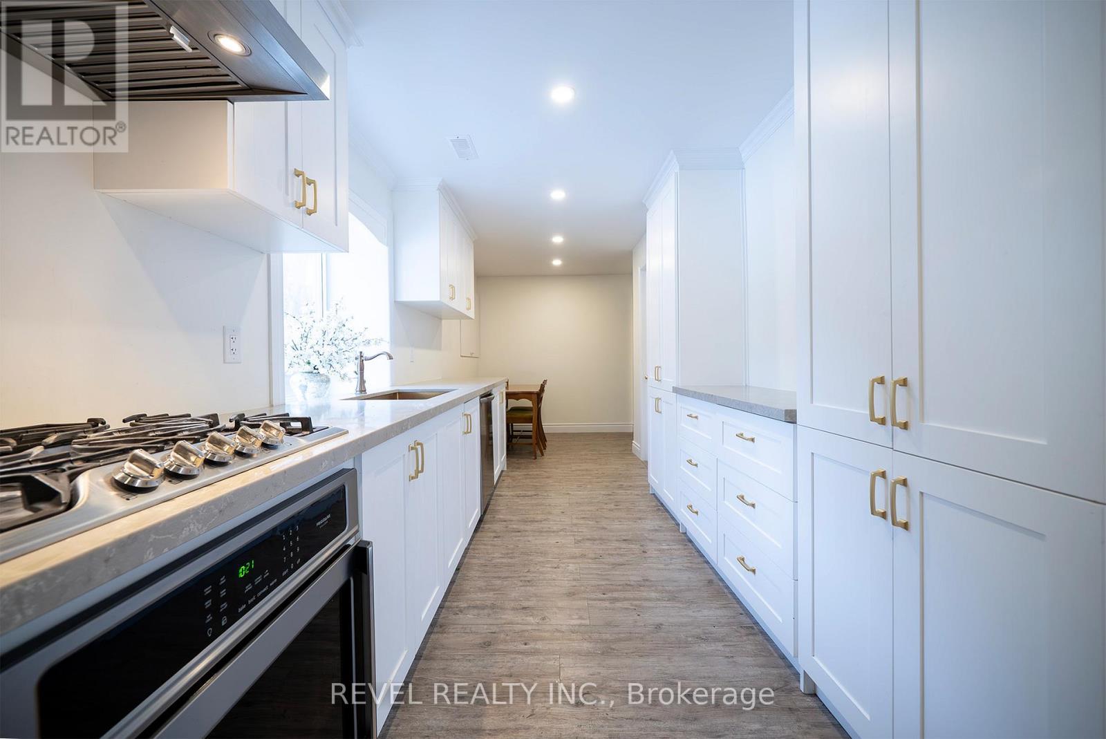 Lower - 20 Casson Lane, Brantford, ON - Indoor Photo Showing Kitchen With Upgraded Kitchen