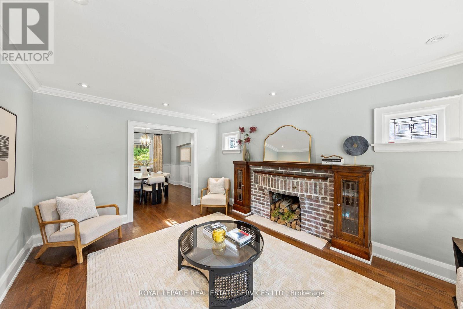 1565 Mount Pleasant Road, Toronto, ON - Indoor Photo Showing Living Room With Fireplace