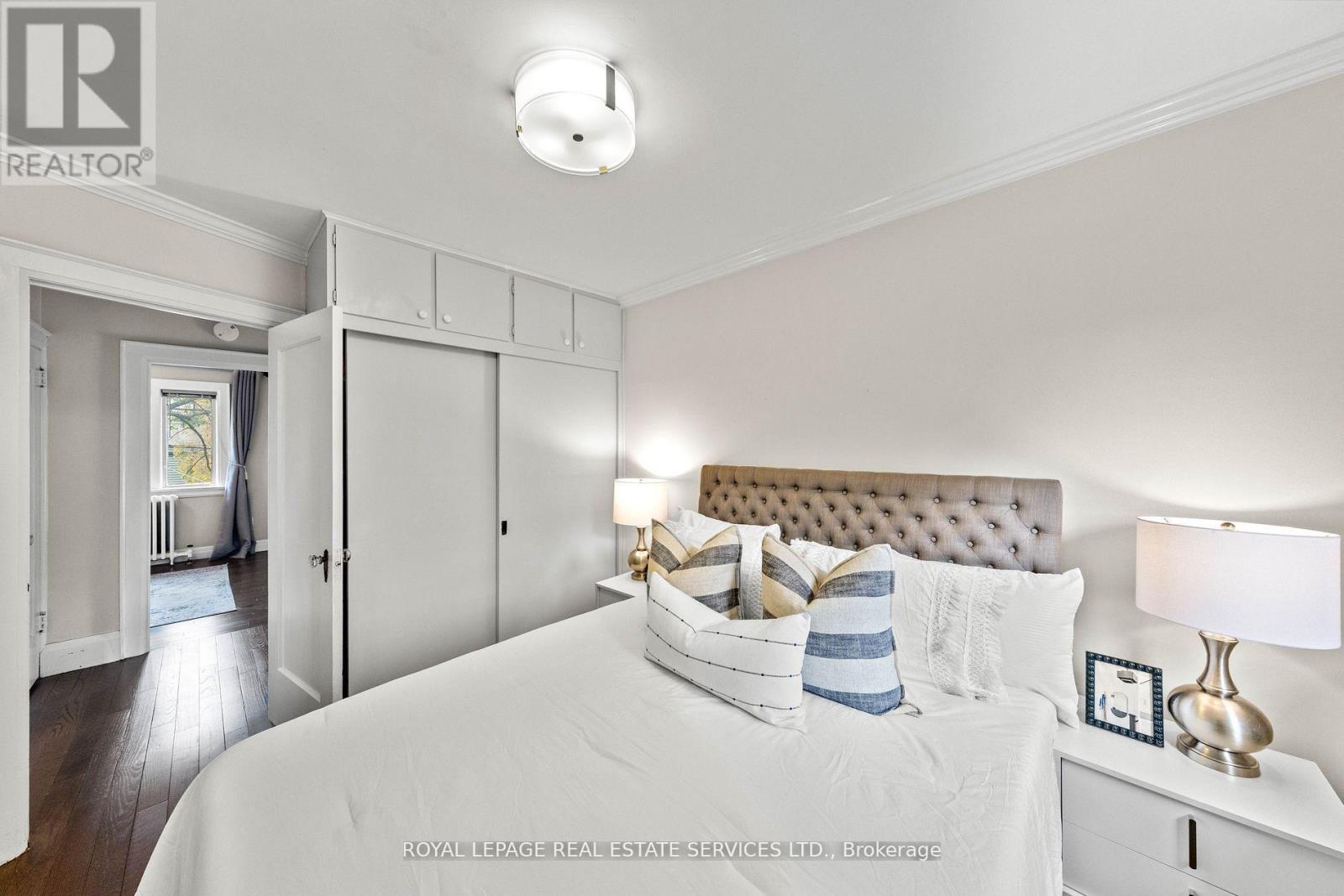 1565 Mount Pleasant Road, Toronto, ON - Indoor Photo Showing Bedroom