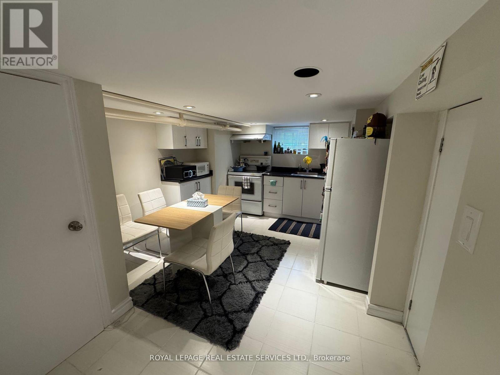 1565 Mount Pleasant Road, Toronto, ON - Indoor