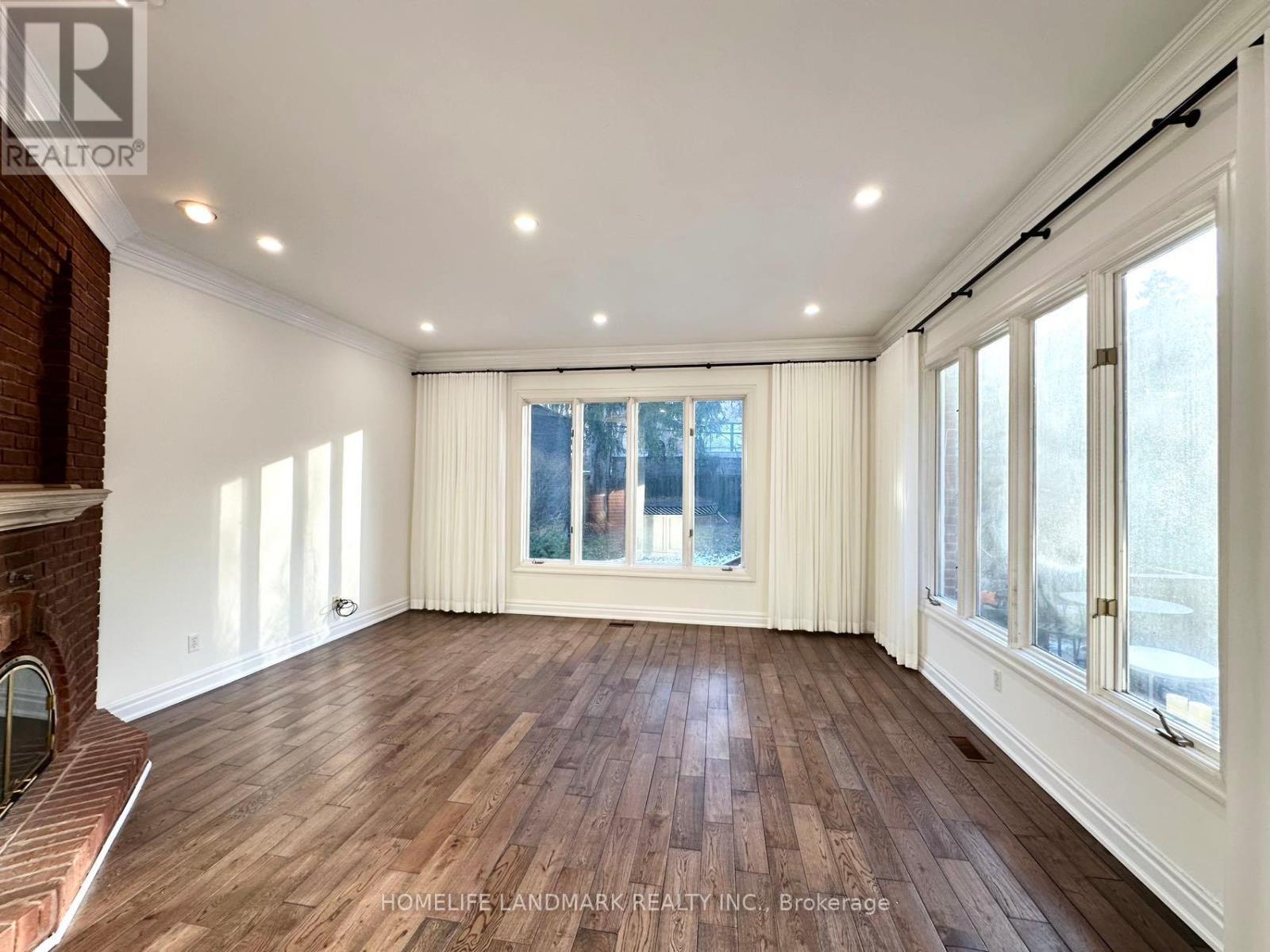 7 Killarney Road, Toronto, ON - Indoor With Fireplace