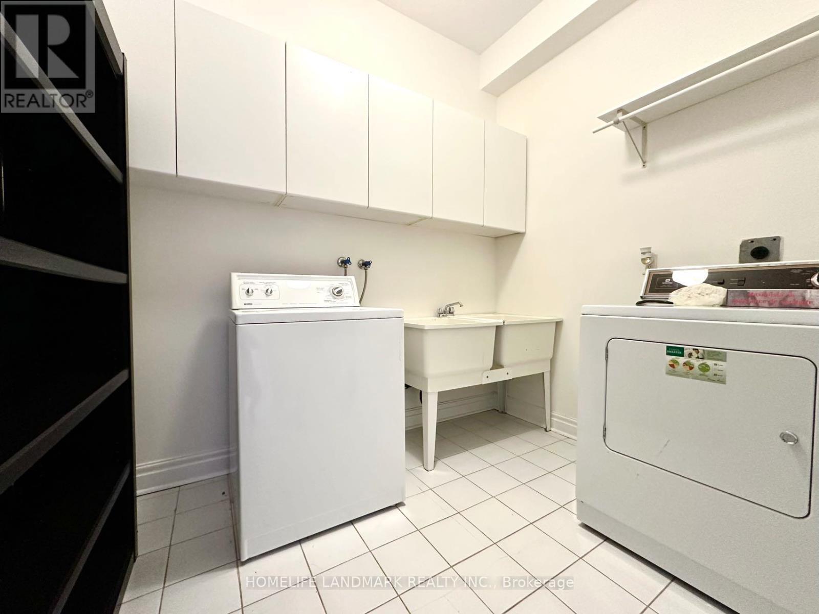 7 Killarney Road, Toronto, ON - Indoor Photo Showing Laundry Room